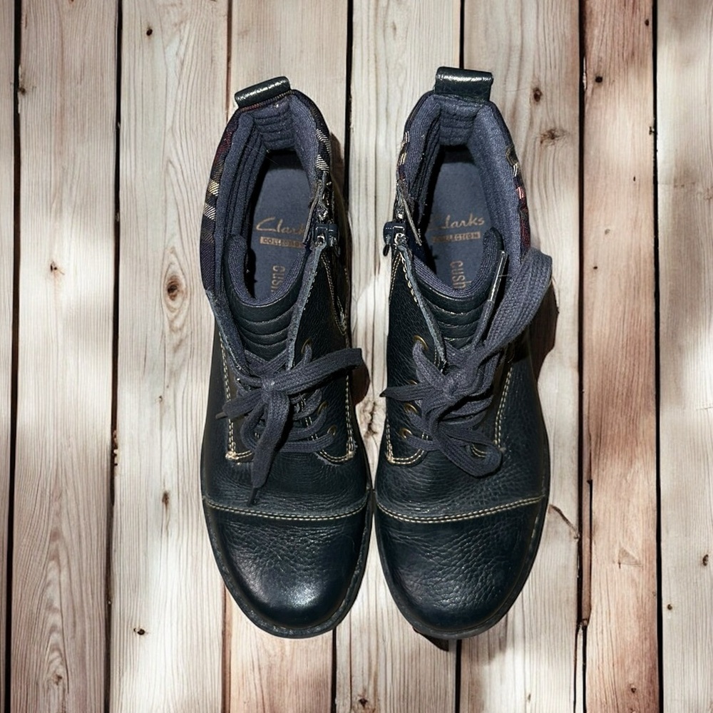 Women’s Clark’s collection whistle bea booties - size 7